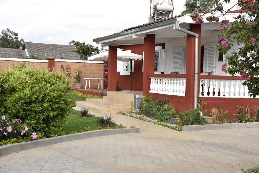 Villa Paisible Proche Des Rizieres 塔那那利佛 外观 照片